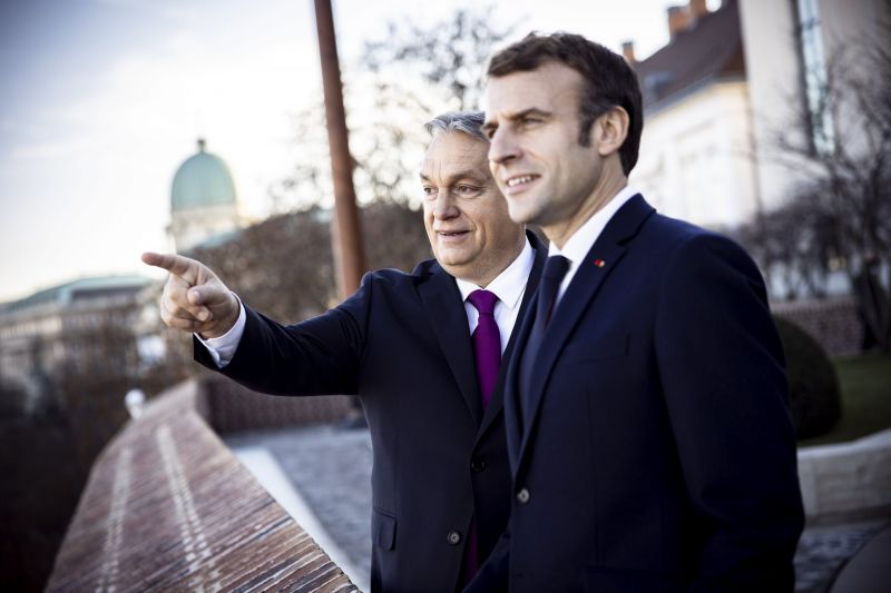 Orbán Viktor Párizsba utazik, Emmanuel Macron meghívására
