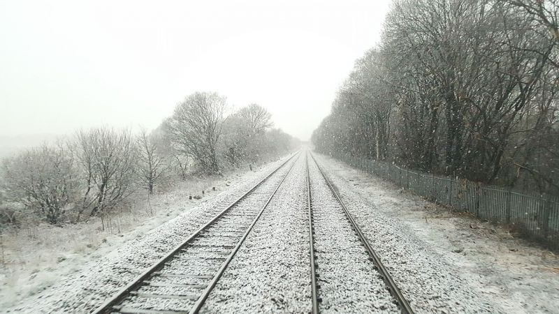 Állnak a vonatok a hó miatt több vasútvonalon is