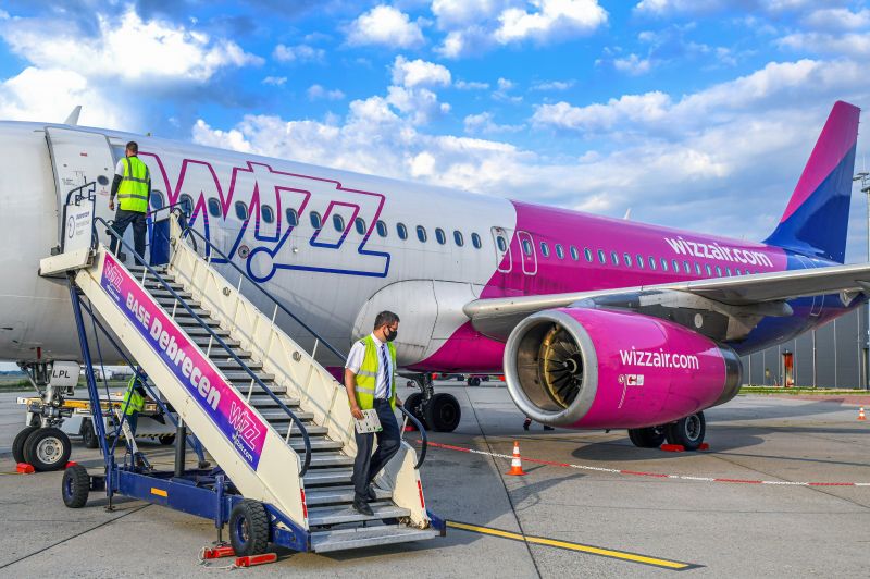 Horror egy Wizz Air-gépen: ömleni kezdett a vér egy utasból, kényszerleszállást hajtottak végre