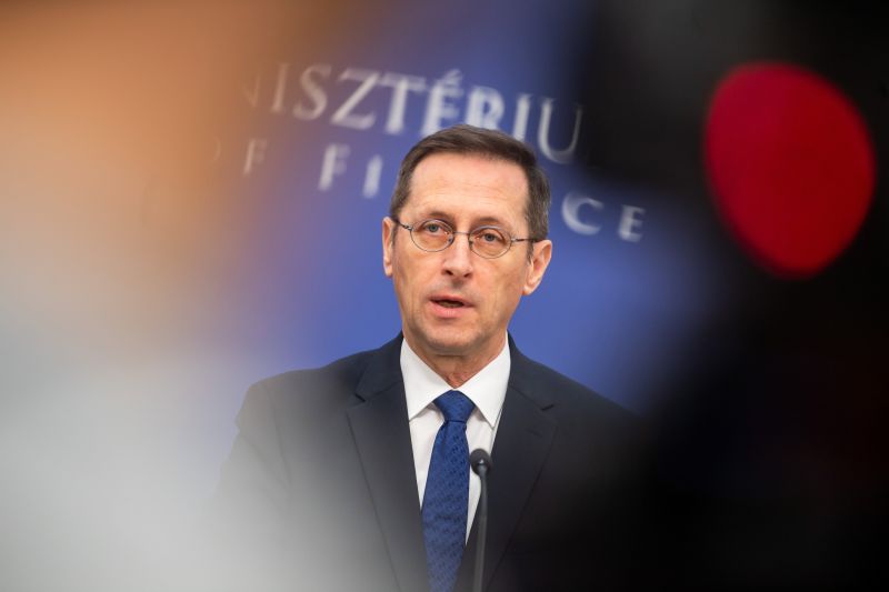 Varga Mihály extrém nézete: szerinte a magyar költségvetés a válságokban is helytállt