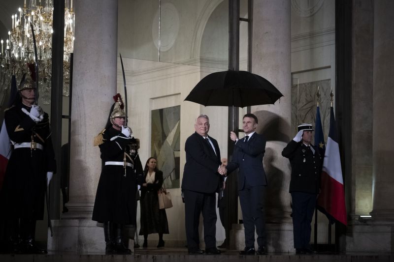 Orbán Viktor jelenlétét cikinek érzik Párizsban Jacques Delors temetésén: "Bizarr meghívni őt. Egy makrancos iskolásként viselkedett"