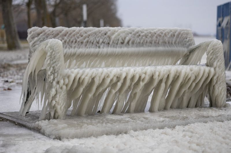 A Balaton jeges csodavilággá alakult – fotó
