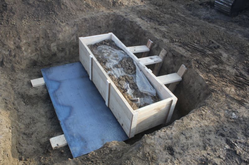 Teljes fegyverzetében és lovának maradványaival együtt tárták fel egy avar harcos sírját Ebesnél