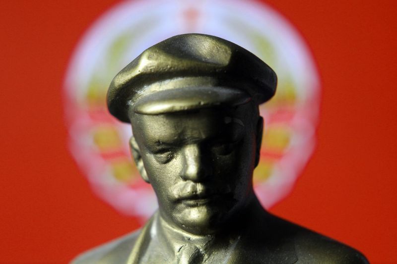 Az orosz elnökjelölt szerint itt az idő, hogy eltemessék Lenint
