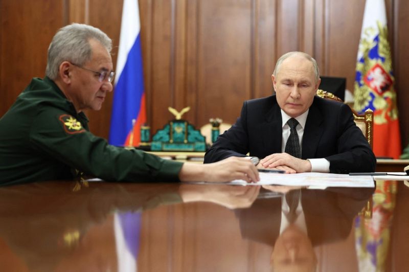 Putyin: teljesen orosz ellenőrzés alá került a Dnyeper bal partja Herszonban