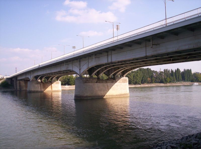 Lezárják az Árpád híd egy sávját, a többin 30-cal lehet majd menni