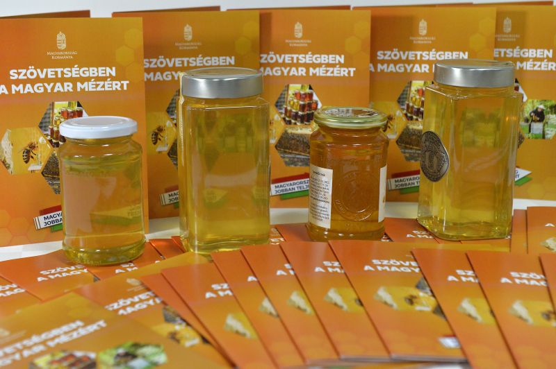 Döntött a Fidesz: kormányrendelet engedélyezi az eddig tiltott ukrán méz behozatalát  Magyarországra
