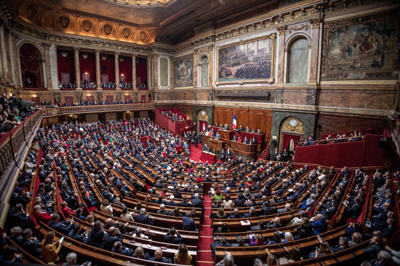 Bátor franciák! Elsőként a világon alkotmányba foglalták az abortuszhoz való jog védelmét
