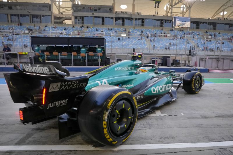 Indul a Formula–1 bahreini nagydíj: Ezért lesz szombaton az F1 első két versenye