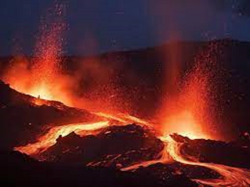 Végveszély! Izlandon kitört egy vulkán – menekítik az embereket