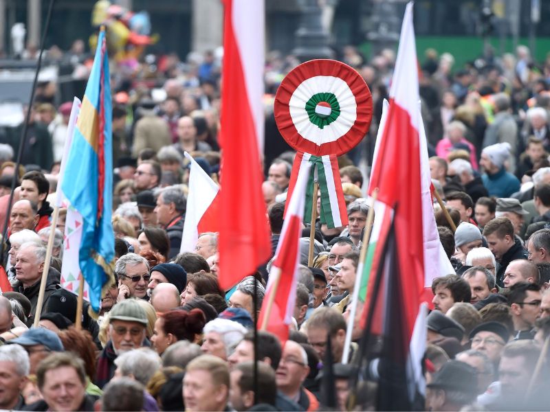 Ceglédi Zoltán: "Orbán Viktor erődemonstrációt tart március 15-én, az ellenzék szétforgácsolja magát"