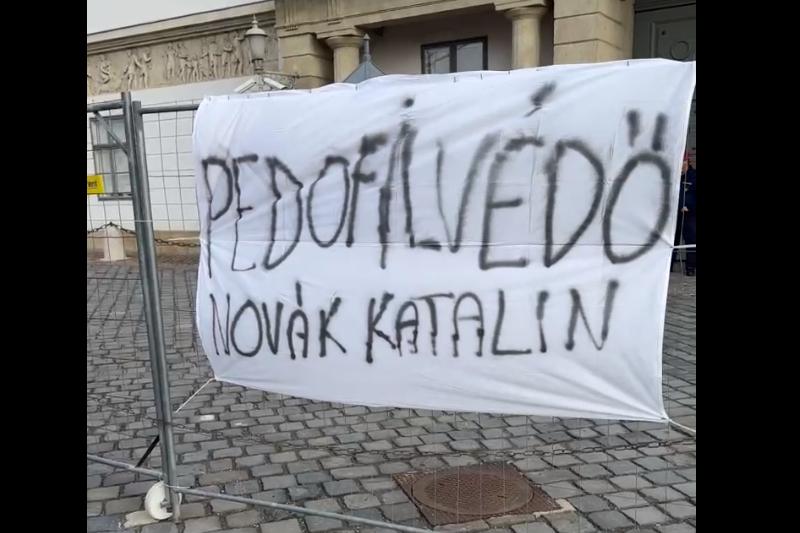 Videó – Dagad Novák Katalin botránya: pedofilvédő kordont és molinót húztak