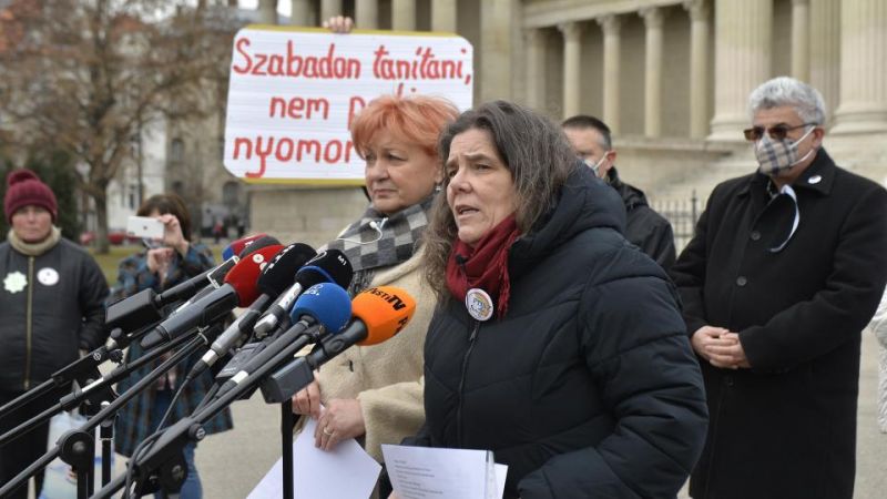 A Klebelsberg Központ szerint az ellenzéki sajtó hergel a tanárok béremelése ügyében
