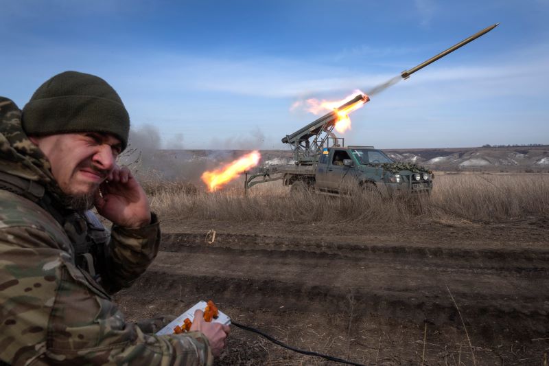 Tankokkal törtek be Oroszországba ukránbarát orosz fegyveres csoportok