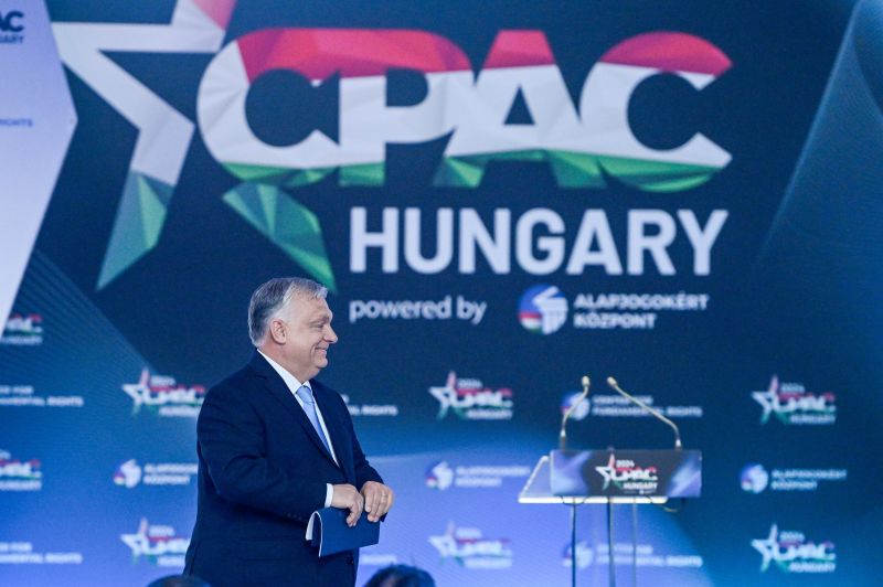 Orbán Viktor a magyar nyelvről: "Senki sem érti, hogy egy homo sapiens hogy képes ilyen földön kívüli nyelvet beszélni"