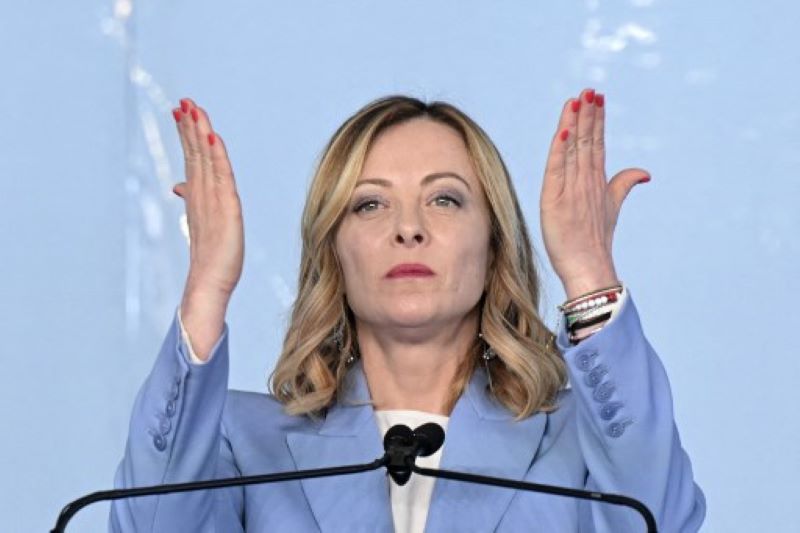 Hoppon maradhat Orbán Viktor – Helyette inkább olasz "barátnője", Giorgia Meloni foglalhatja el Brüsszelt