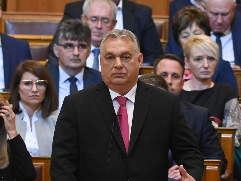 Orbán Viktor legújabb kedvenc slágere: Reptér