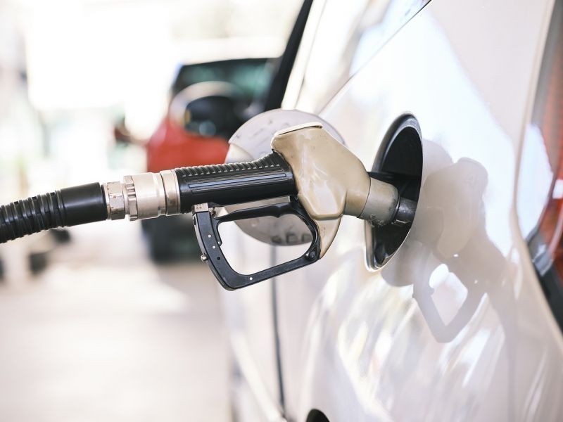 Parancsszóra lehet olcsóbb a benzin – Nagy Márton nem tűr tovább, itt a miniszteri ultimátum
