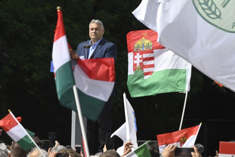 Most derült ki egy nagyon fontos hadititok: különleges világrekordra készül Orbán 