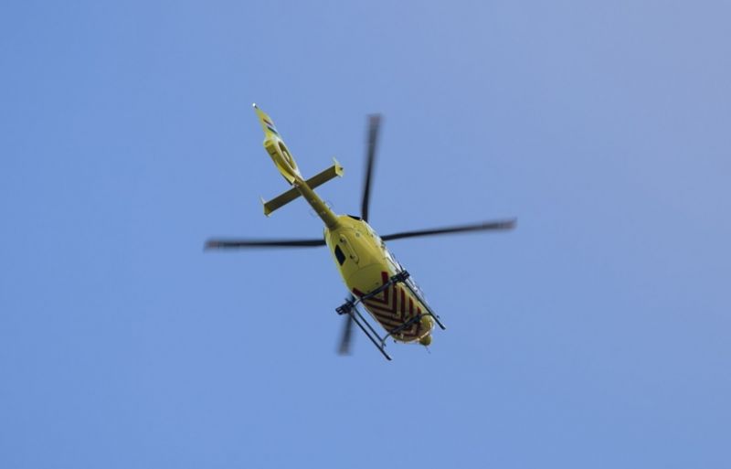 Két gyerek életveszélyes állapotban – Mentőhelikopterrel vitték kórházba őket a baleset helyszínéről