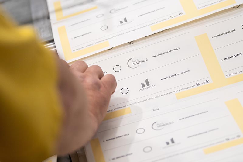 Több tízmilló szavazólapot nyomtattak a választásokra – Mire készülnek? 