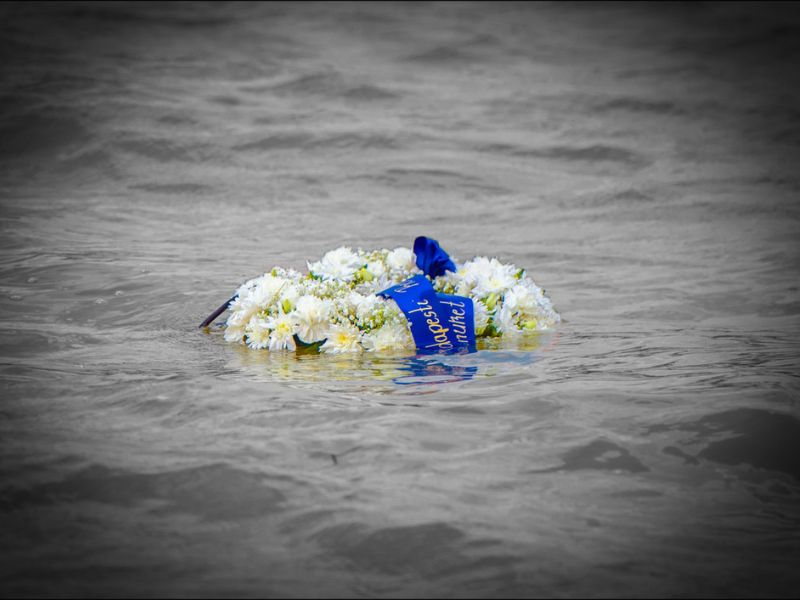 Verőcei hajóbaleset: Megtalálták az egyik áldozatot – Még négy embert keresnek