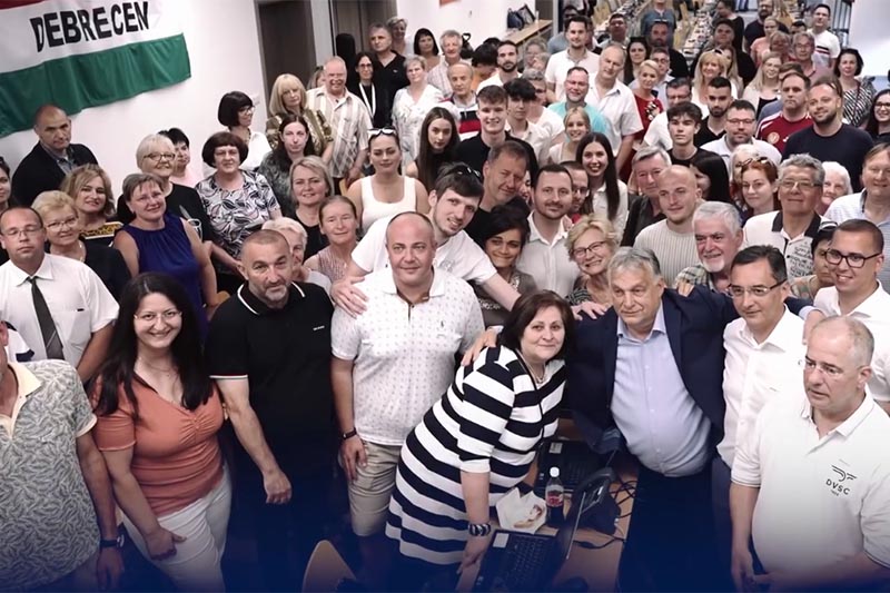Kiderült: ez a hatalmas csapat segítette Orbán Viktor választási kampányát
