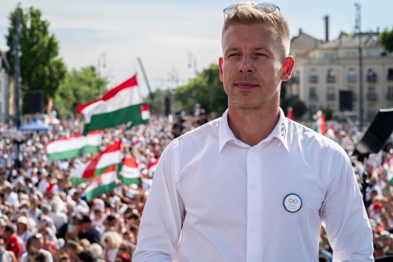 Feljelentették Magyar Pétert a „listázós” posztja miatt, a MÚOSZ elnöke szerint pedig törvénytelenséget követett el