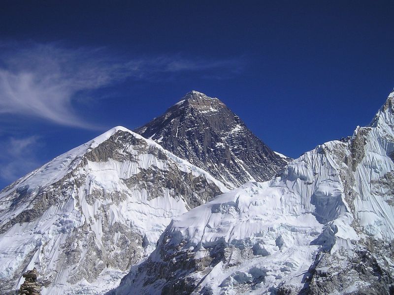 Olvad a Mount Everest, több száz ember holtteste került elő a hóréteg alól