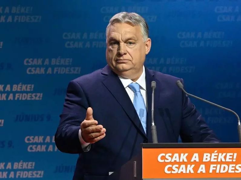 Orbán Viktor: "A magyar demokrácia köszöni szépen, él és virul"