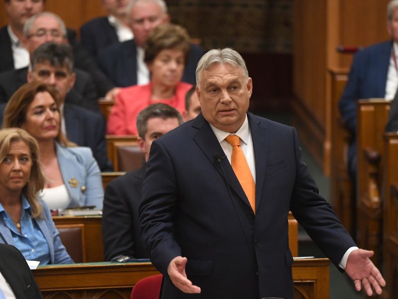 Pintér Sándornak nem tetszett, Orbán Viktor indoklás nélkül menesztette