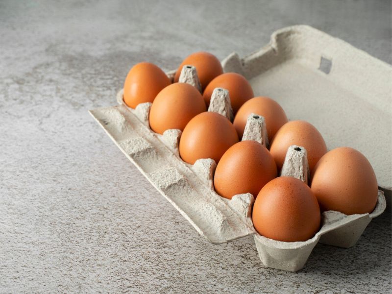 Tönkreteszi a hazaiakat az olcsó külföldi tojás – Kiakadtak a magyar termelők