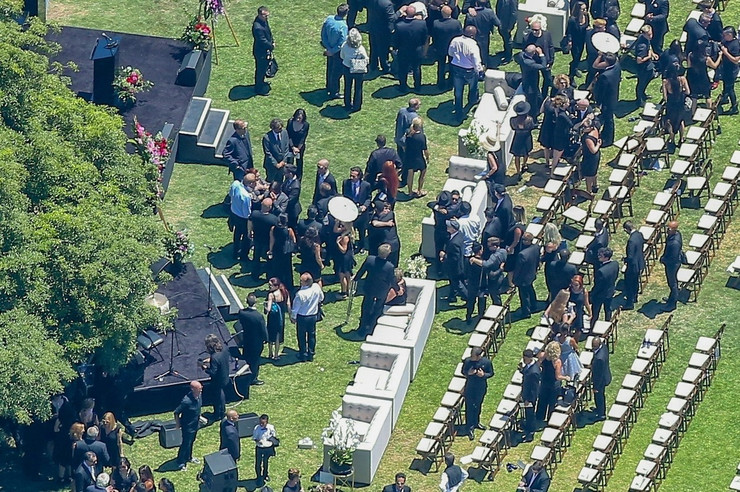 Így búcsúztatták Chester Benningtont: kiszivárogtak a képek a temetésről