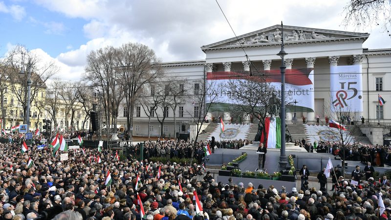 Talpra, magyar! – Orbán Viktor múzeumhoz hívja a tömeget