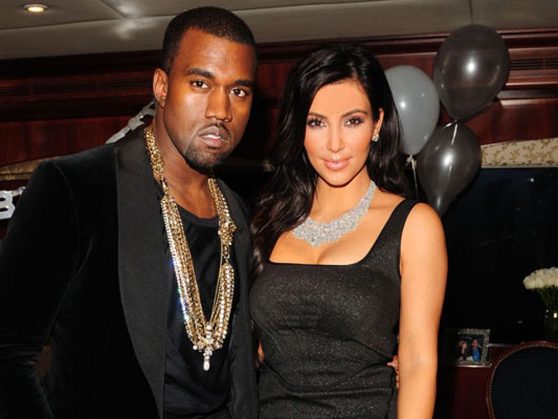 Ilyen az igaz szerelem: Kim Kardashian férje szégyelli a felesége fenekét