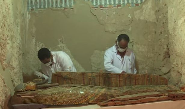 Nyolc múmia került elő egy 3500 éves sírból